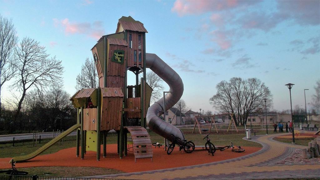 Zelta Pirts Guest House Ventspils Bagian luar foto