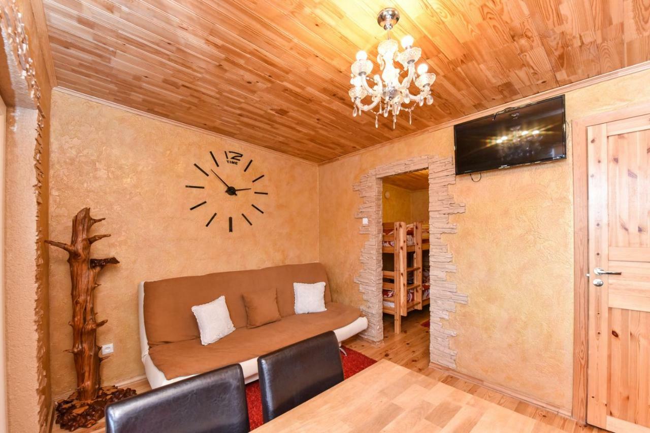 Zelta Pirts Guest House Ventspils Bagian luar foto