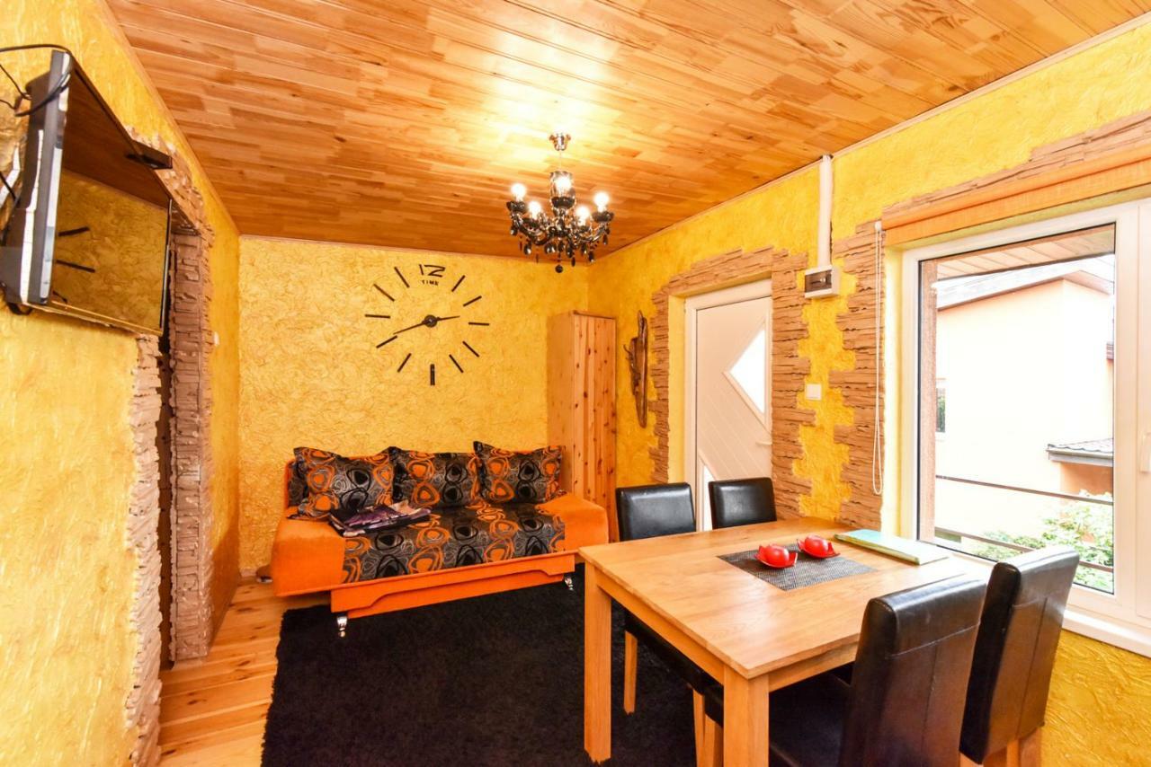 Zelta Pirts Guest House Ventspils Bagian luar foto